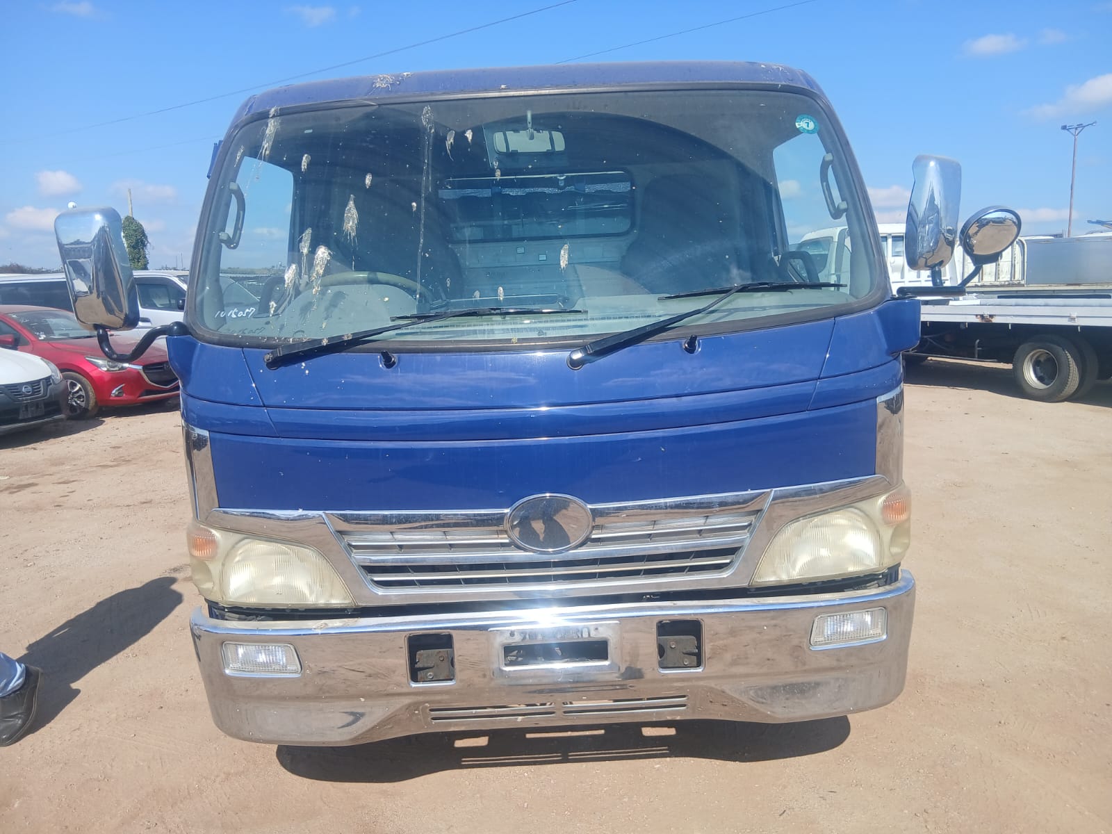 TOYOTA DYNA 2010
