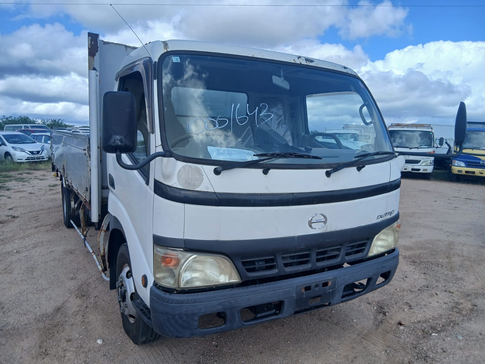 HINO DUTRO 2004