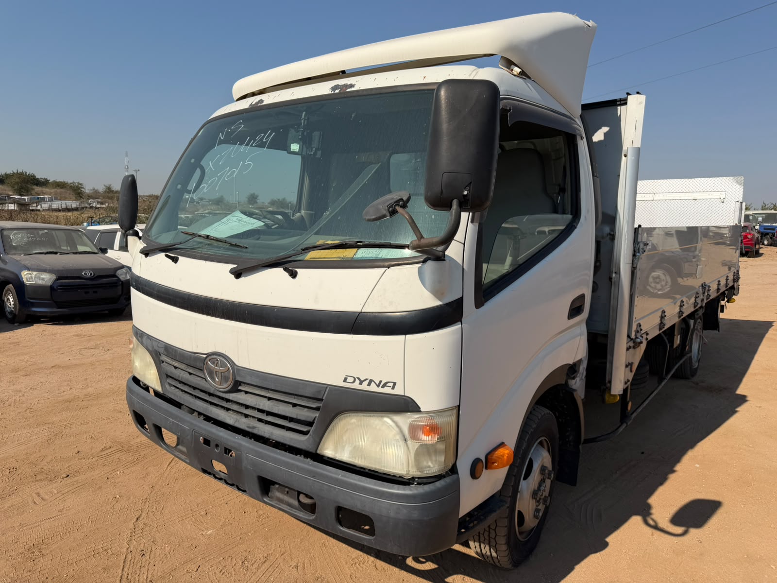 TOYOTA DYNA 2010