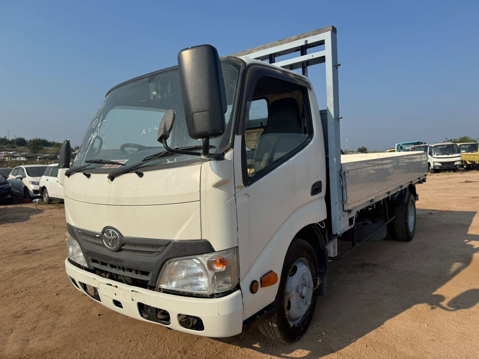 TOYOTA DYNA 2012