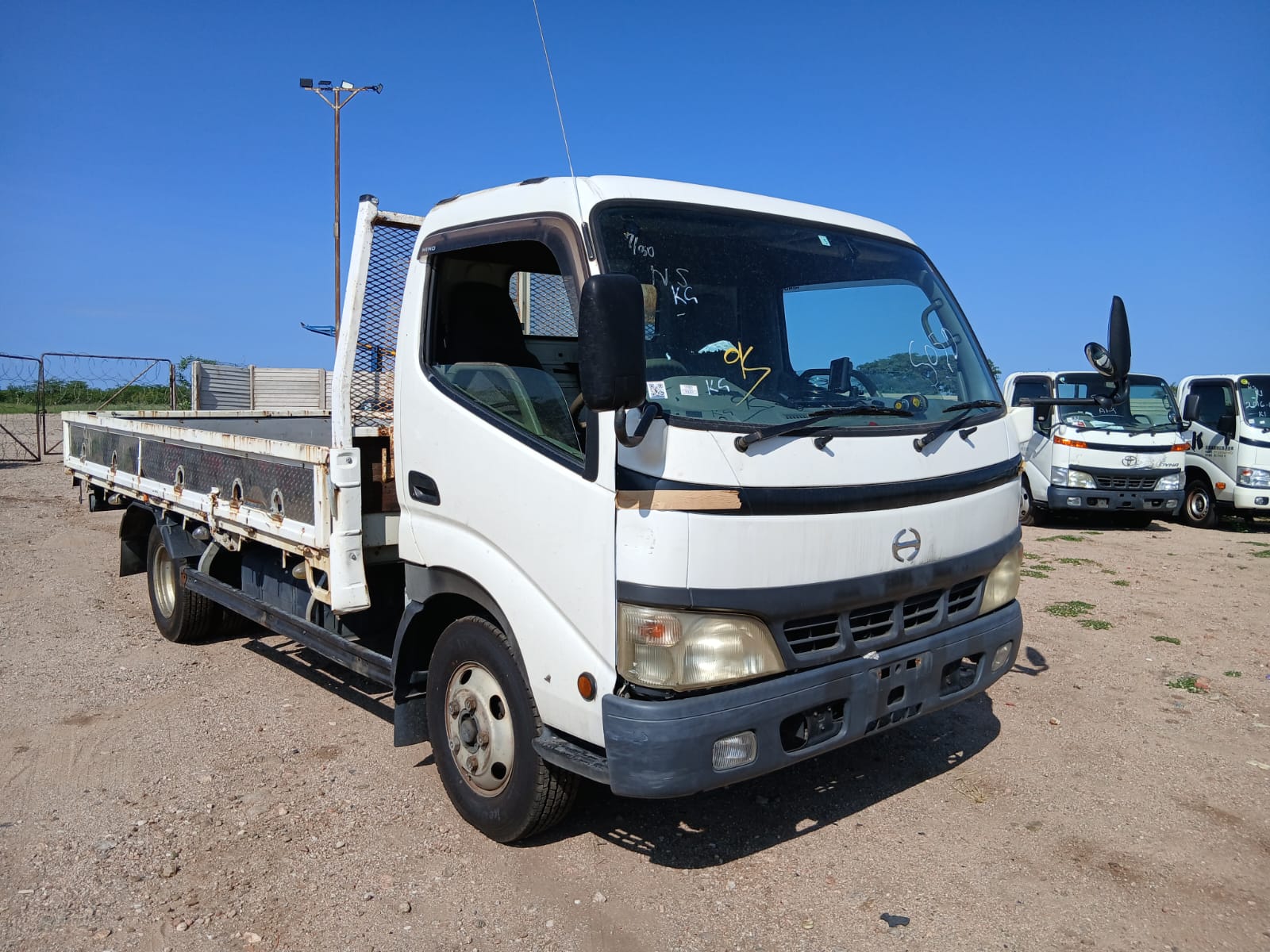 HINO DUTRO 2006