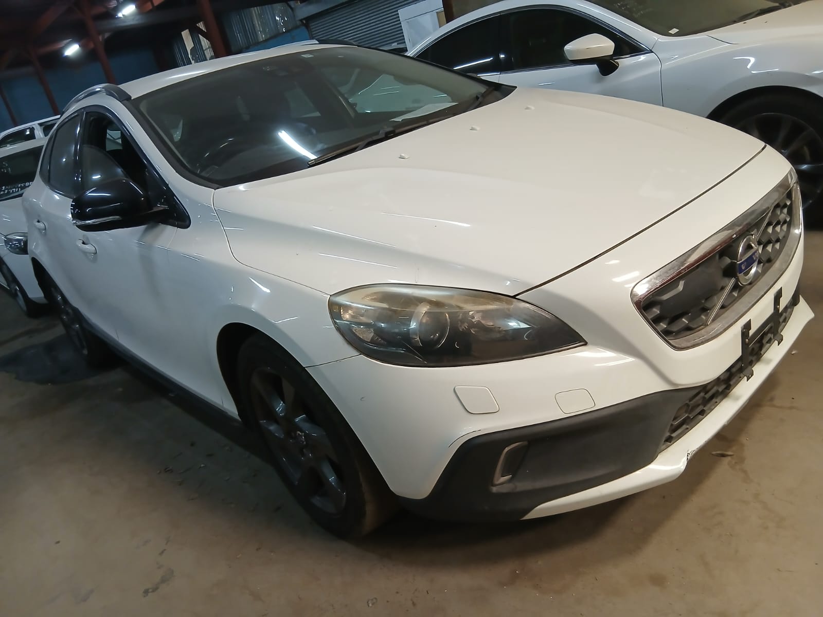 VOLVO  V40 2013